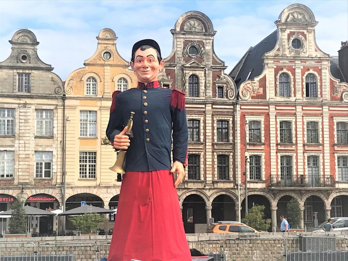 Les Coquelicots Grand Place Arras Buitenkant foto
