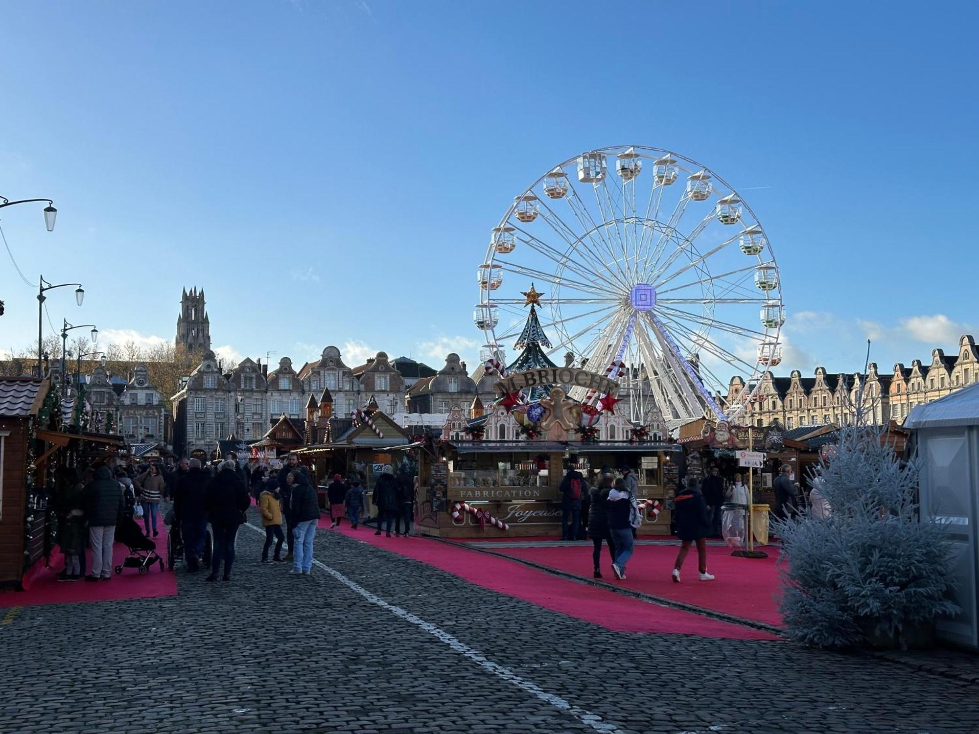 Les Coquelicots Grand Place Arras Buitenkant foto